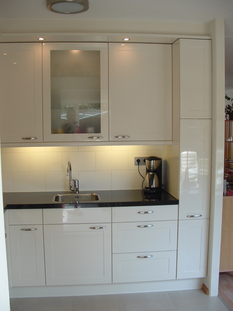 Keuken Sinke Keukenmontage Specialist in keuken- en traprenovaties Keuken Renovatie Zeeland : Keuken Sinke Keukenmontage Specialist in keuken- en traprenovaties